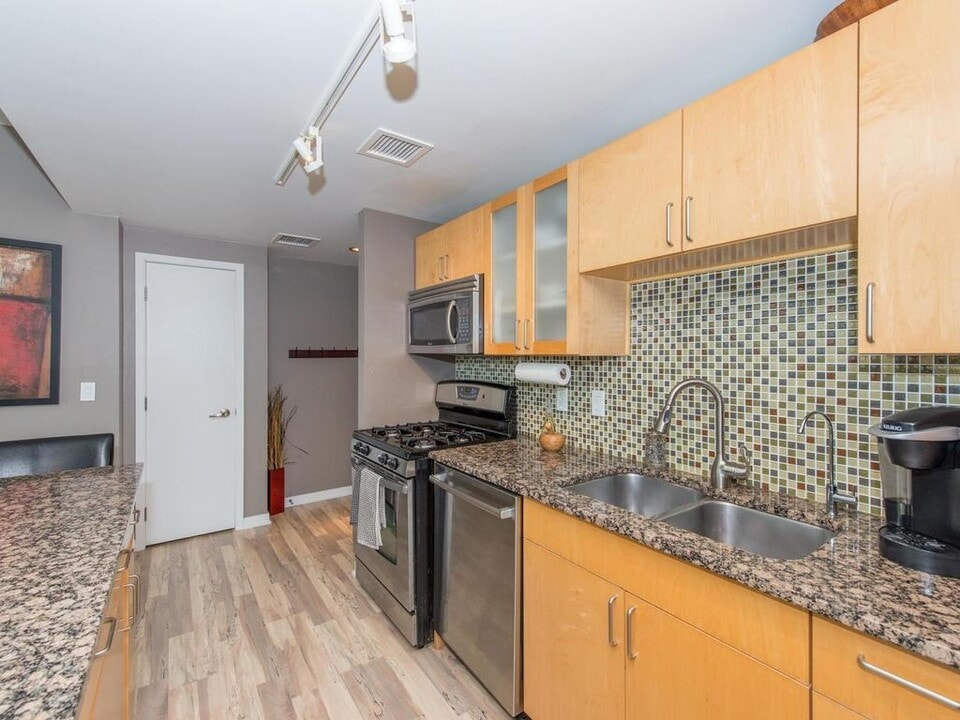 8161 33rd Ave S, Unit 904 in Bloomington, MN - Foto de edificio