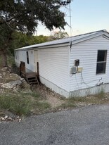 370 Duck Mountain Ln in Canyon Lake, TX - Building Photo