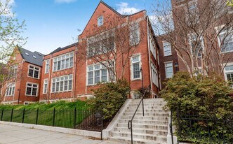 440 12th St NE, Unit 213 in Washington, DC - Building Photo