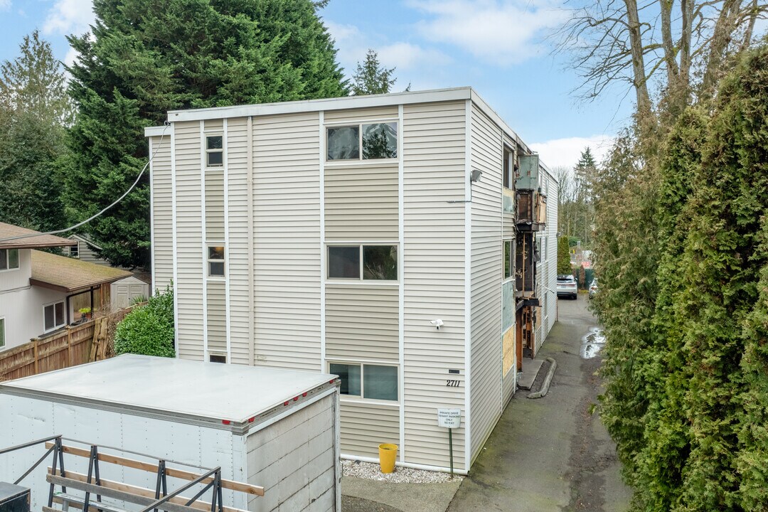 2711 NE 115th St in Seattle, WA - Building Photo