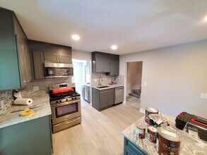 1081 Main St in Woburn, MA - Building Photo - Building Photo