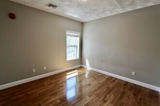 9 Dehon St, Unit 3 in Revere, MA - Building Photo - Building Photo