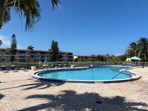 2825 NE 201st Terrace in Aventura, FL - Building Photo - Building Photo