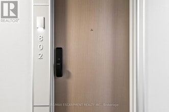 3210 Dakota Cmn in Burlington, ON - Building Photo - Building Photo