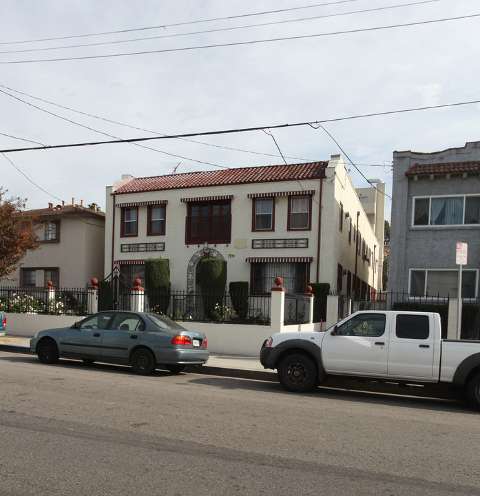 1614 Kenmore Ave in Los Angeles, CA - Building Photo