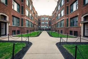 6133 S Indiana Ave in Chicago, IL - Building Photo