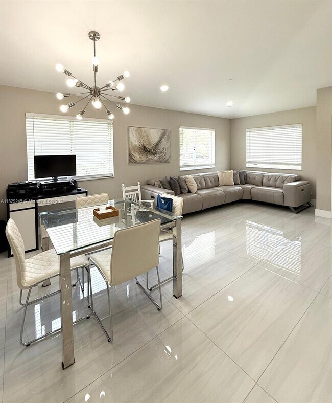 20851 NW 4 St in Pembroke Pines, FL - Building Photo - Building Photo