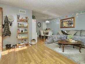 12141 Wintergreen Dr in Lakeside, CA - Foto de edificio - Building Photo
