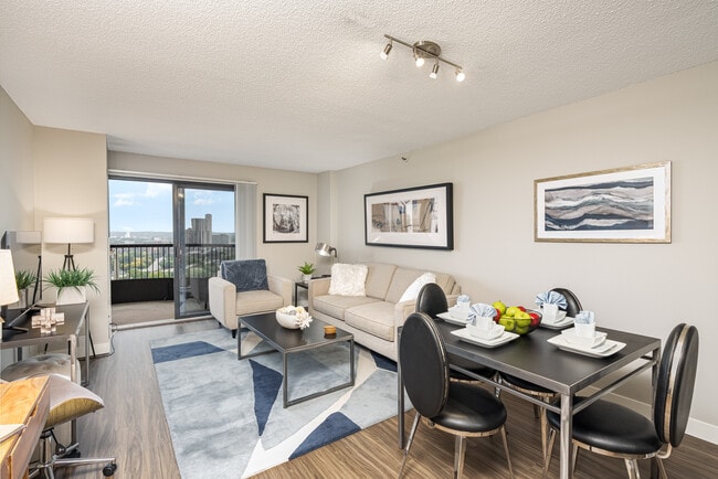 Churchill in Minneapolis, MN - Building Photo - Interior Photo