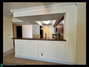 8266 NW 24th St in Coral Springs, FL - Building Photo - Building Photo