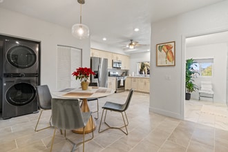 3610 Mary Ln-Unit -B in Escondido, CA - Building Photo - Building Photo