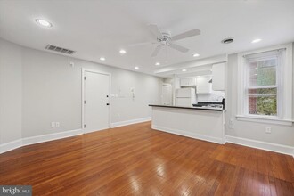 268 S 46th St in Philadelphia, PA - Foto de edificio - Building Photo