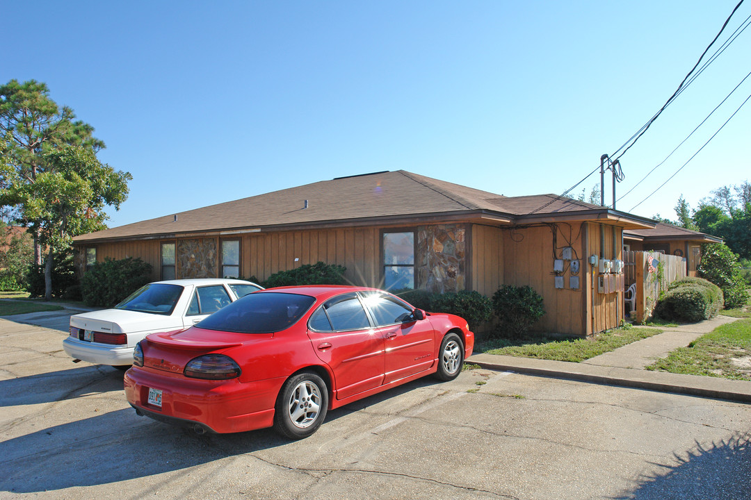 3398 Green Briar Cir in Gulf Breeze, FL - Foto de edificio