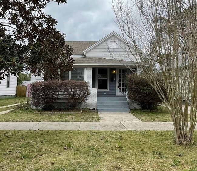 property at 1310 E Strong St