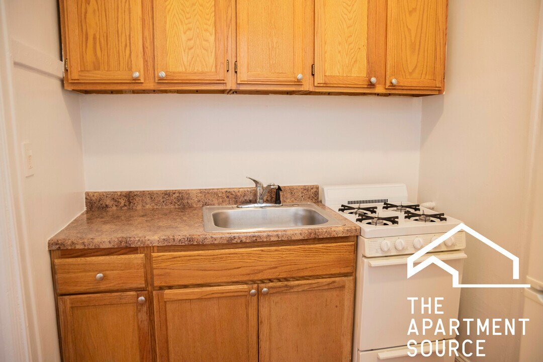 2530 N Sawyer Ave, Unit 103 in Chicago, IL - Building Photo