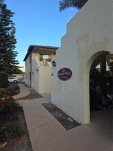 400 Oakridge Blvd in Daytona Beach, FL - Foto de edificio - Building Photo