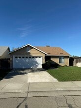 1725 S Sacramento St in Lodi, CA - Building Photo - Building Photo