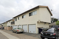 7242 Toulouse Dr in Huntington Beach, CA - Foto de edificio - Building Photo