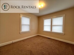 125 W 16th Ave in Hutchinson, KS - Building Photo - Building Photo