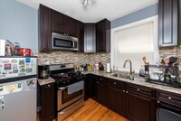 3555 W Lyndale St, Unit 1B in Chicago, IL - Building Photo - Building Photo