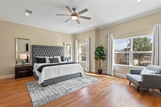 2211 Silverbonnet St in Houston, TX - Foto de edificio - Building Photo