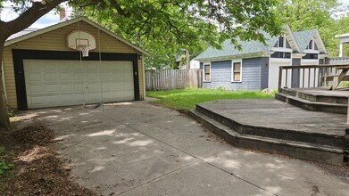 2408 Bryant Ave S in Minneapolis, MN - Building Photo - Building Photo