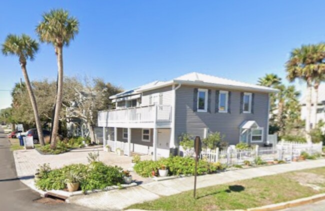 200 Walnut St in Neptune Beach, FL - Building Photo - Building Photo