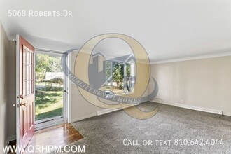 5068 Roberts Dr in Flint, MI - Building Photo - Building Photo