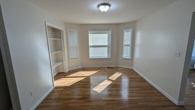14 Burns St in Lowell, MA - Building Photo - Building Photo