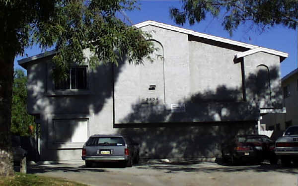 3834 Edna Pl in San Diego, CA - Building Photo - Building Photo