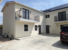 2102 Thurman Ave., Unit 2102 1-2 in Los Angeles, CA - Building Photo