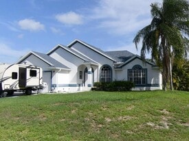 962 SW Kappa Ave in Port St. Lucie, FL - Building Photo