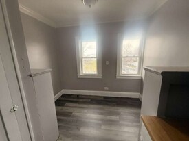 14300 Lakeshore Blvd in Cleveland, OH - Building Photo