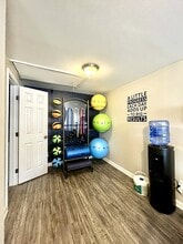 Lynn Haven Cove Apartments in Lynn Haven, FL - Foto de edificio - Building Photo