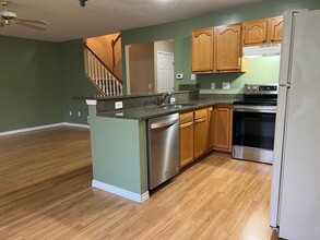 1034 Doral Dr in Bloomington, IL - Building Photo - Building Photo