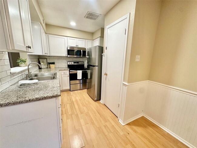 3758 Laura Leigh Dr in Friendswood, TX - Building Photo - Building Photo