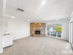 4270 Del Monte Ave in San Diego, CA - Building Photo - Building Photo