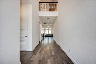 302 Baldovino Skyway in Austin, TX - Foto de edificio - Building Photo