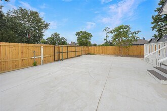 9305 Kentshire Dr in Houston, TX - Building Photo - Building Photo