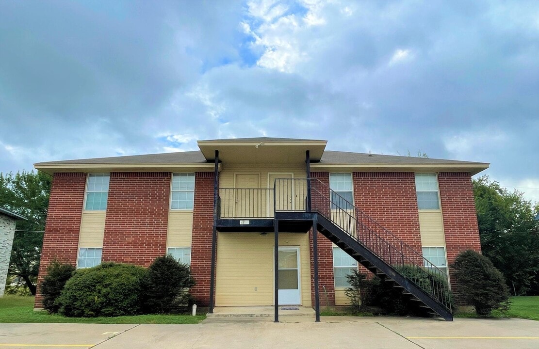 1706 Benttree Dr in Killeen, TX - Foto de edificio