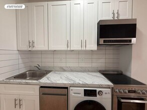 486 E 74th St in New York, NY - Building Photo - Building Photo