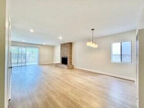 1552 Berkeley St in Santa Monica, CA - Foto de edificio - Building Photo