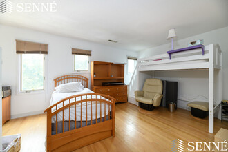 42 Fresh Pond Pl in Cambridge, MA - Building Photo - Building Photo