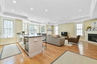 264 Athens St in Boston, MA - Building Photo - Building Photo