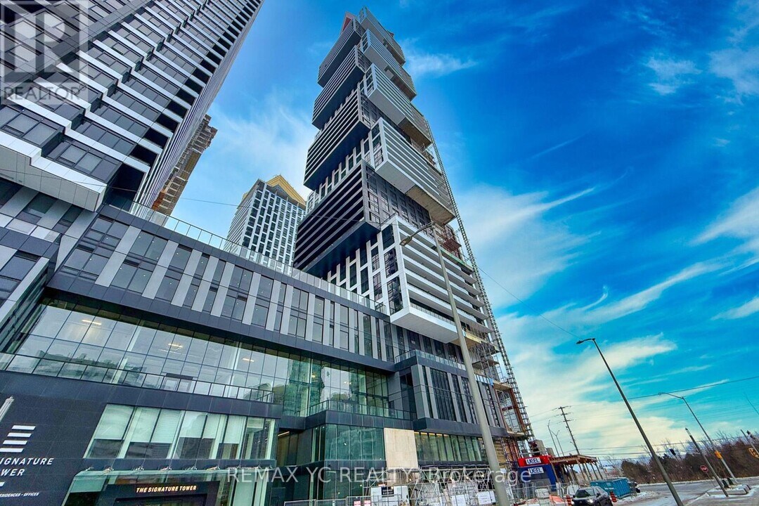 4015 The Exchange in Mississauga, ON - Building Photo