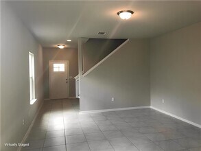 2013 Langdale Ln in Austin, TX - Building Photo - Building Photo