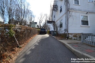 70 Arlington St, Unit 1 in Boston, MA - Foto de edificio - Building Photo