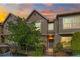 2345 NW Oak Knoll Pl in Beaverton, OR - Building Photo