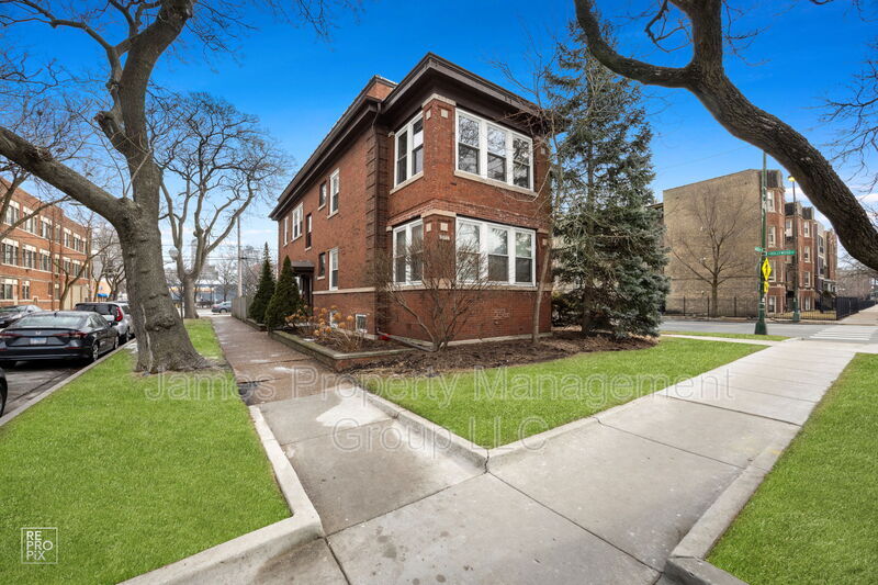 5669 N Magnolia Ave in Chicago, IL - Building Photo