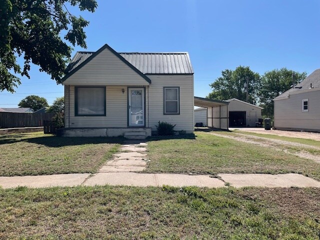 property at 612 S Pine St